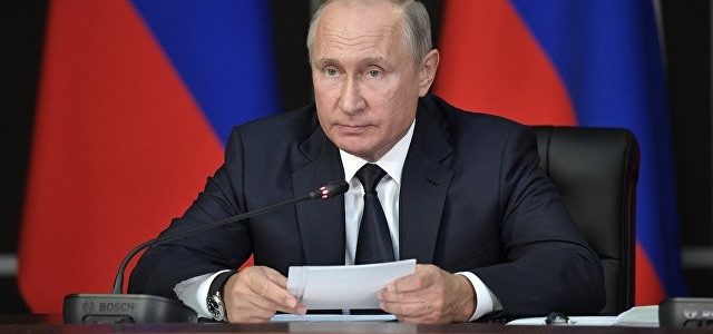 Путин поручил продлить надзорные каникулы для малого бизнеса Путин поручил продлить надзорные каникулы для малого бизнеса